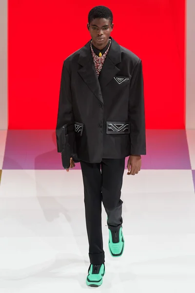 Look 15